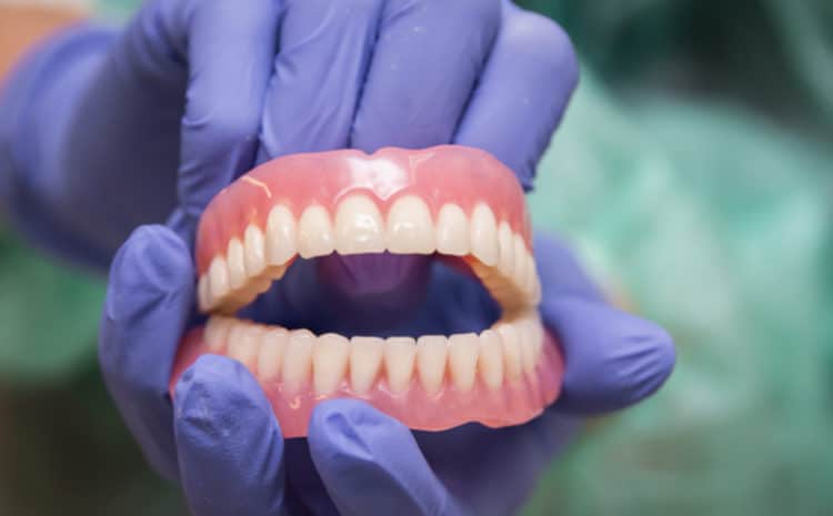 Dentures: Types, Costs & Alternatives (Full Guide)